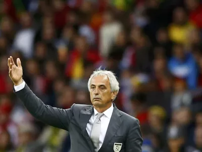 Algeria's coach Vahid Halilhodzic gestures during their 2014 World Cup round of 16 game against Germany at the Beira Rio stadium in Porto Alegre June 30, 2014. REUTERS/Darren Staples (BRAZIL - Tags: SOCCER SPORT WORLD CUP)