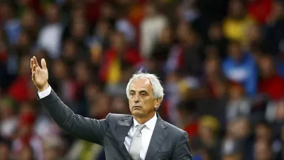 Algeria's coach Vahid Halilhodzic gestures during their 2014 World Cup round of 16 game against Germany at the Beira Rio stadium in Porto Alegre June 30, 2014. REUTERS/Darren Staples (BRAZIL - Tags: SOCCER SPORT WORLD CUP)