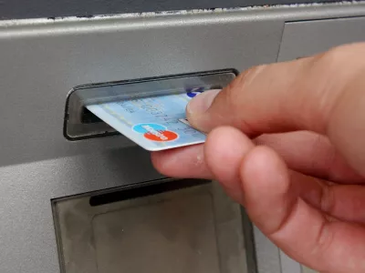 bančni avtomat, bankomat bančna kartica