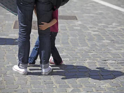 - simbolična fotografija -, otrok- otro&scaron;tvo - mama - družina - materinstvo - nasilje v družini - - ///FOTO: Luka Cjuha