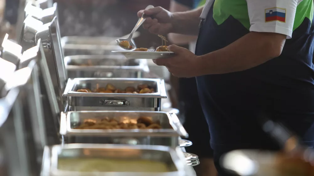 - 11.07.2024. - Prehranjevanje. hrana, dieta, zdrava hrana, zdrava prehrana.//FOTO: Bojan Velikonja