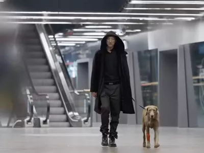 Duhovnik Željko Lovrić si je kot glasbenik nadel umetni&scaron;ko ime Don. F youtube