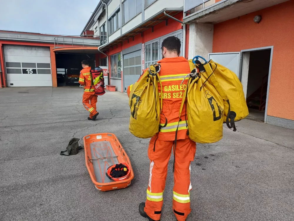Javni zavod Zavod za gasilno in re&scaron;evalno službo Sežana, poklicna gasilska enota, Divača, Hrpelje-Kozina, Komen in Sežana, nočna imena, dnevna izmena / Foto: Nata&scaron;a Bucik Ozebek