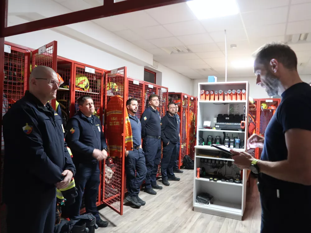 Javni zavod Zavod za gasilno in re&scaron;evalno službo Sežana, poklicna gasilska enota, Divača, Hrpelje-Kozina, Komen in Sežana, nočna imena, dnevna izmena / Foto: Nata&scaron;a Bucik Ozebek