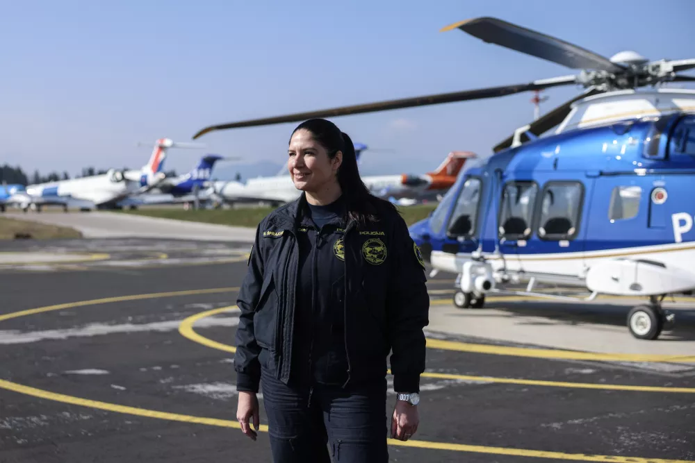 - 04.03.2026 - Pilotka policijskega helikopterja Breda &Scaron;prajcar//FOTO: Jaka Gasar / Foto: Jaka Gasar