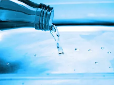 mineralna voda steklenica