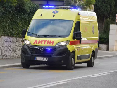 02.10.2025., Sibenik - Vozilo Hitne medicinske pomoci naintervenciji. Photo: Hrvoje Jelavic/PIXSELL. Re&scaron;ilec. Hrva&scaron;ka prva pomoč.