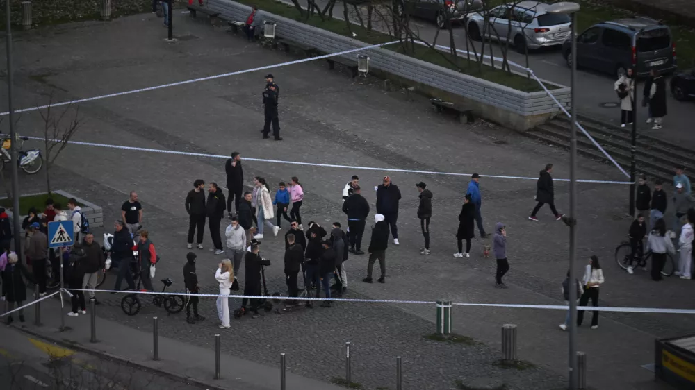 Policija - simbolična fotografijauboj - umor06.03.2026 Brnik - Streljanje policistov na storilca z nožem - Fužine - napad na policiste Foto: Nik Erik Neubauer / Foto: 