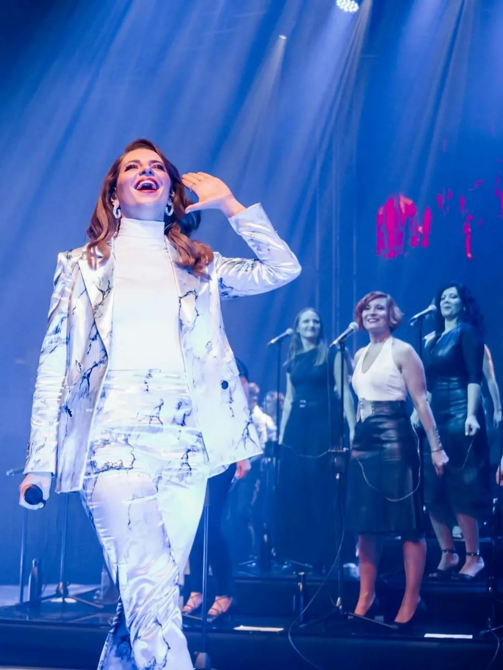 Maja Keuc je medijem ponovno se sporočila, da se spro&scaron;ča z jogo. 