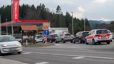 Kriznih razmer ni, trdijo v vladi, čeprav nafte ponekod ni mogoče dobiti