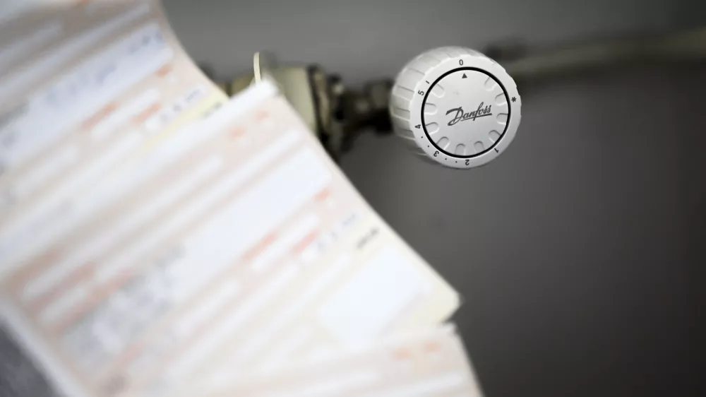 - radiatorji &ndash; merilec - daljinsko odčitavanje - delilnik stro&scaron;kov toplote - - 13.10.2023 &ndash; simbolična fotografija &ndash; kurilna sezona - ogrevanje &ndash; kurjava - //FOTO: Nik Erik Neubauer