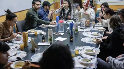 - 17.03.2026 - Dru&scaron;tvo za medkulturni dialog je organiziralo iftar, večerja ob sončnem zahodu 27. noči ramadana//FOTO: Jaka Gasar