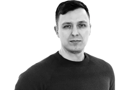 Anže Lebinger- Redakcija Dnevnik 2024 - portreti za komentarje in kolumne - kolumnisti - komentatorji &ndash; novinarji - //FOTO: Tomaž Skale