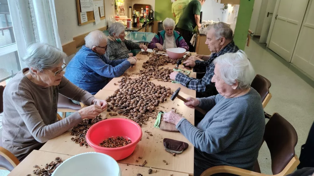 V tem slovenskem domu starej&scaron;ih ne poznajo kadrovske stiske. Kako jim uspeva?