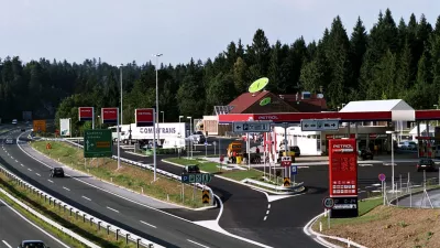 avtocesta, postajali&scaron;če Lom restavracija Na Jasi bencinska postaja