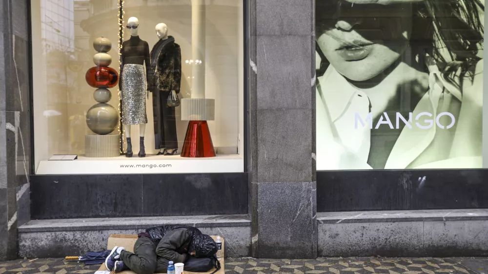 22.11.2024 - Simbolična fotografija - rev&scaron;čina - brezdomec - FOTO: LUKA CJUHA