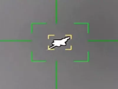 Silhueta letala je prava, vendar v okoli&scaron;činah vojne avtentičnost posnetka ni mogoče potrditi. / Foto: Zajem Zaslona