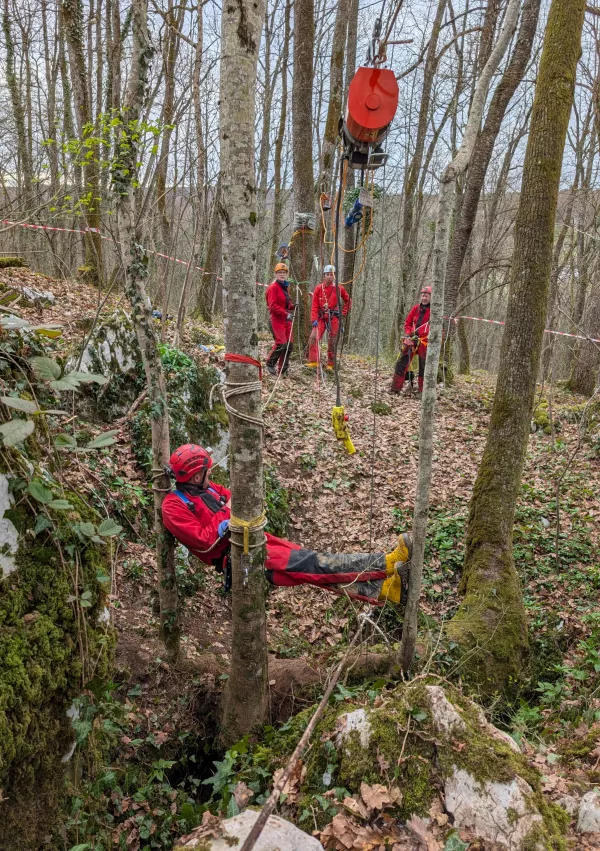 Črna člove&scaron;ka ribica: re&scaron;evanje ogroženega zaklada Bele krajine