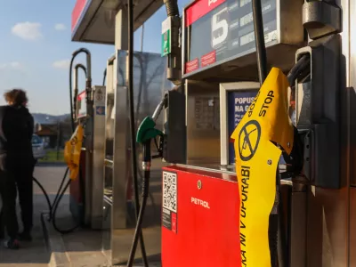 10.03.2026. - Pomanjkanje goriva v Sloveniji zaradi vojne na Bližnjem vzhodu. Črpalka Petrol Dobrova, pumpa za dizel. Foto: Bojan Velikonja