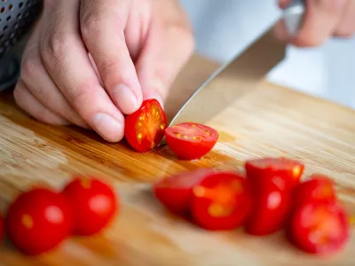Tako se rezanja lotevajo amaterji, ne nindže! / Foto: Istock