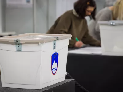 Ljubljana, dvorana Stozice.Predcasno glasovanje za drzavnozborske volitve v dvorani Stozice.