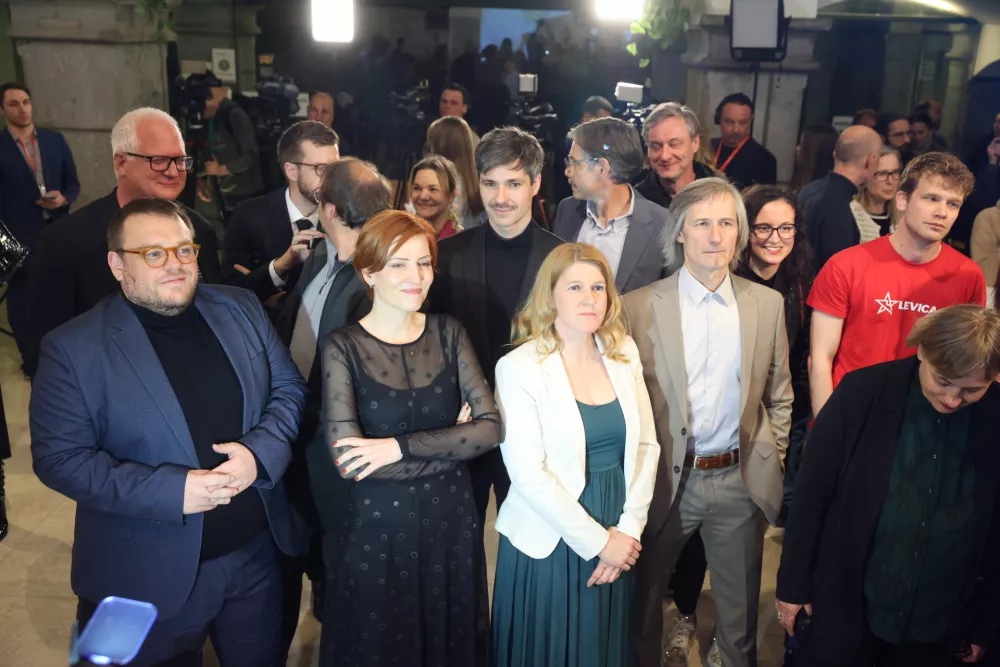 (SPREMLJAMO) Po skoraj 60 odstotkih pre&scaron;tetih glasov &scaron;e vedno v vodstvu SDS