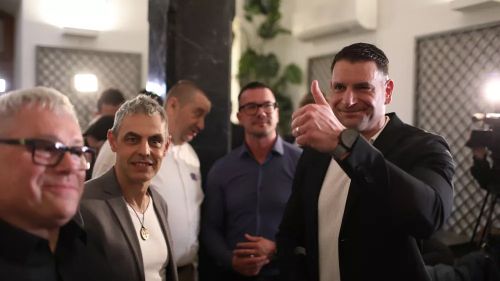 Veselje pri Resnici, zadržani Socialni demokrati, pri SLS navdu&scaron;eni nad uspehom