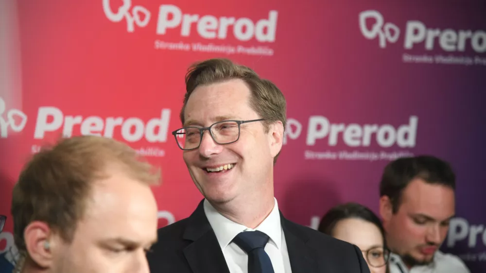 Ljubljana, prostori stranke.Volitve v drzavni zbor 2026.Stab stranke Prerod Vladimirja Prebilica v pricakovanju rezultatov volitev.Izjava predsednika stranke Vladimirja Prebilica po zaprtju volisc.