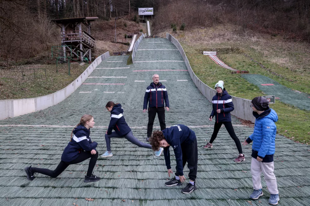 V Ihanu ohranjajo tradicijo smučarskih skokov
