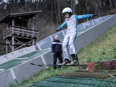 V Ihanu ohranjajo tradicijo smučarskih skokov