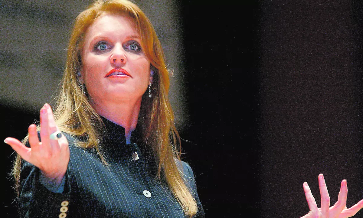 Fergusonova naj bi resno razmišljala o ustvarjanju in prodaji genetskih kopij kraljičinih psov, da bi si opomogla po drastičnem znižanju prihodkov, ki je sledilo smrti kraljice Elizabete II.