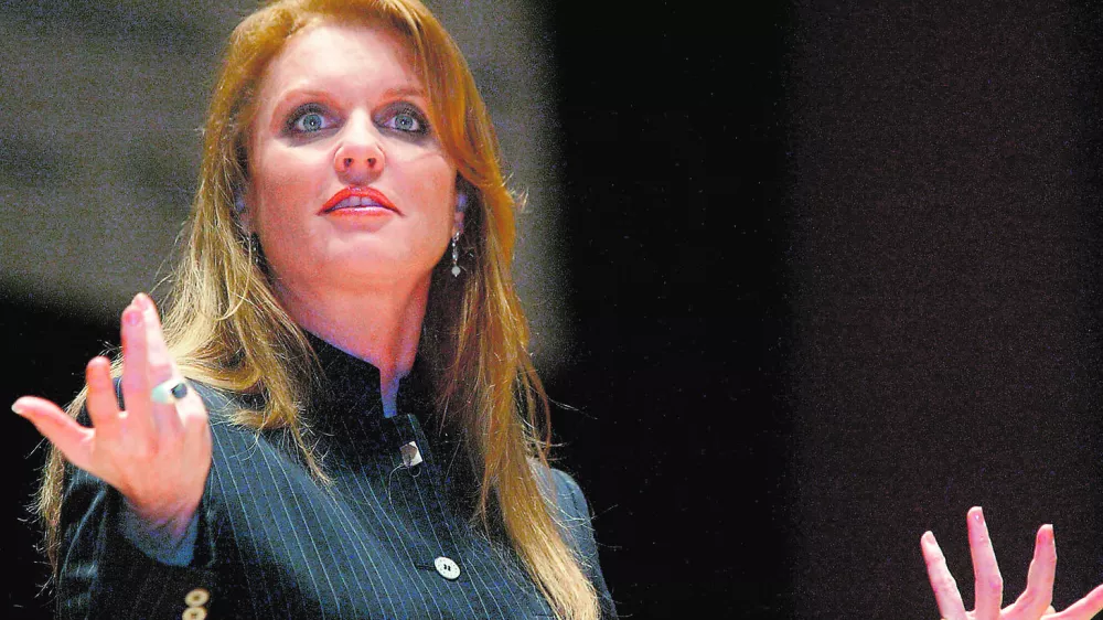 Duchess of York Sarah Ferguson speaks to local members of Weight Watchers Tuesday, April 4, 2004, at the Meyerhoff Symphony Hall in Baltimore, Md. The Duchess led the gathering which shared inspirational stories and met with local weight loss success members. (AP Photo/ Matt Houston)------3k