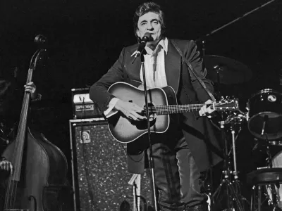 American country singer and song writer Johnny Cash performing at Hamburg, Germany, circa 1981. (Photo by Helmut Reiss/United Archives via Getty Images)