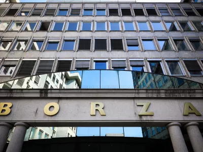 Pri trgovanju prek INR tudi stro&scaron;ki