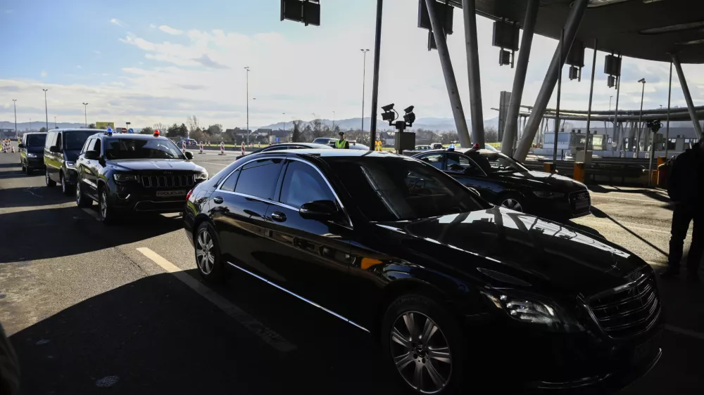 - mejni prehod Obrežje po 31 letih ukinil mejni nadzor - slovensko - hrva&scaron;ka meja - ukinjen mejni nadzor- 1.1.2023 &ndash; Vstop Hrva&scaron;ke v schengensko in evrsko območje.//FOTO: Nik Erik Neubauer