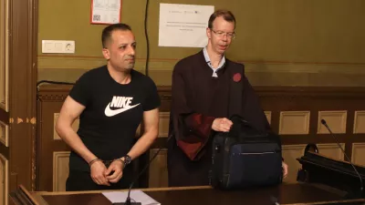 Agent FBI pričal na sojenju ljubljanskemu kuharju: Oborožen in nevaren, je pisalo v tiralici