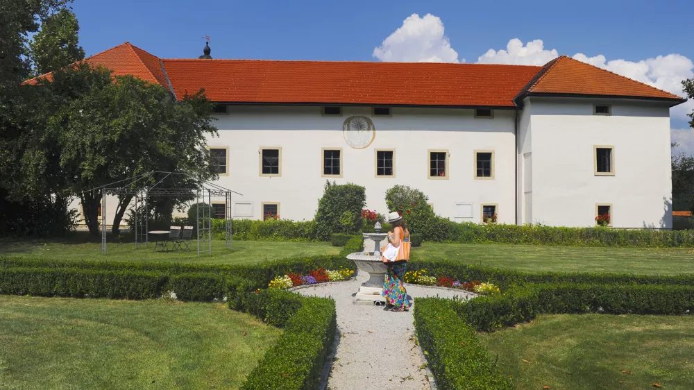 Grad Tu&scaron;tanj / Foto: Franci Horvat