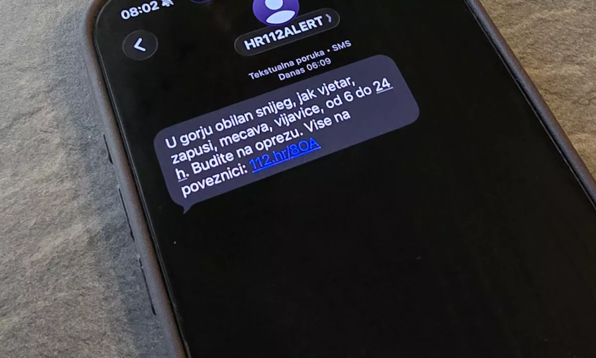 Opozorilo je bilo povezano z napovedanim poslabšanjem vremena. Občani so se odzvali burno.