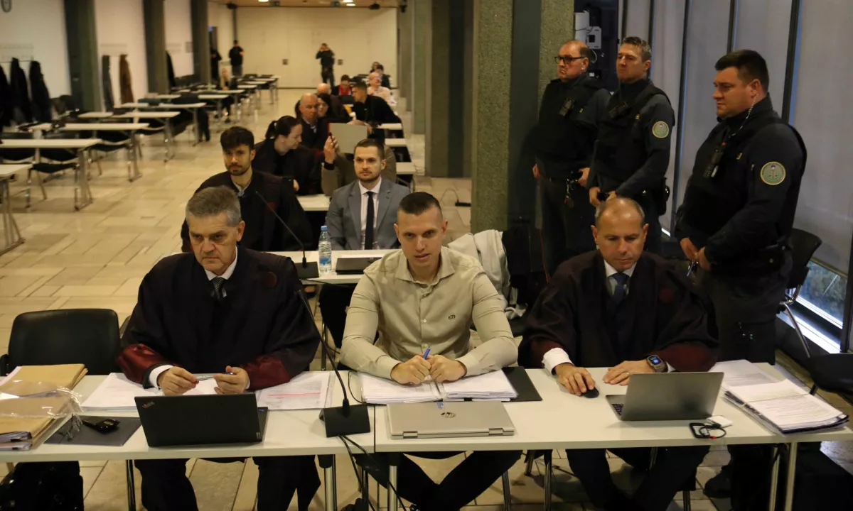 Zaradi grozljivega umora Danijela Božiča in poskusa umora Žarka Tešanovića so bili obsojeni brata Klemen in Blaž Kadivec ter Bojan Stanojević.