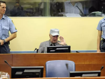 Former Bosnian Serb commander Ratko Mladic appears in court at the International Criminal Tribunal for the former Yugoslavia (ICTY) in the Hague, June 3, 2011. Mladic appeared on Friday before the Yugoslav war crimes court to hear charges of genocide over the 1992-95 Bosnian war.  REUTERS/Martin Meissner/Pool (NETHERLANDS - Tags: CRIME LAW POLITICS CIVIL UNREST)