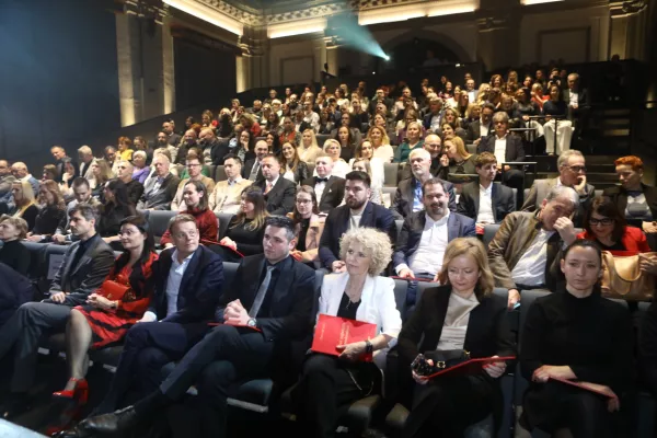 Zlata nit: Znani so trije najbolj&scaron;i zaposlovalci Slovenije