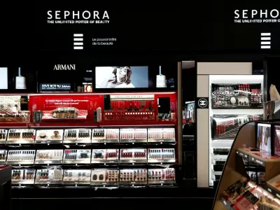 FILE PHOTO: A view shows a Sephora store on the Champs Elysees Avenue in Paris as France softens its strict lockdown rules during the outbreak of the coronavirus disease (COVID-19) in France, May 12, 2020. REUTERS/Benoit Tessier/File Photo