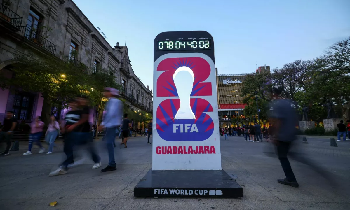 Besedilo pesmi Lighter govori o krščanstvu, okovih in svobodi. Mnogi nogometni navijači zahtevajo zamenjavo te country pesmi pred začetkom prvenstva v ZDA, Kanadi in Mehiki.