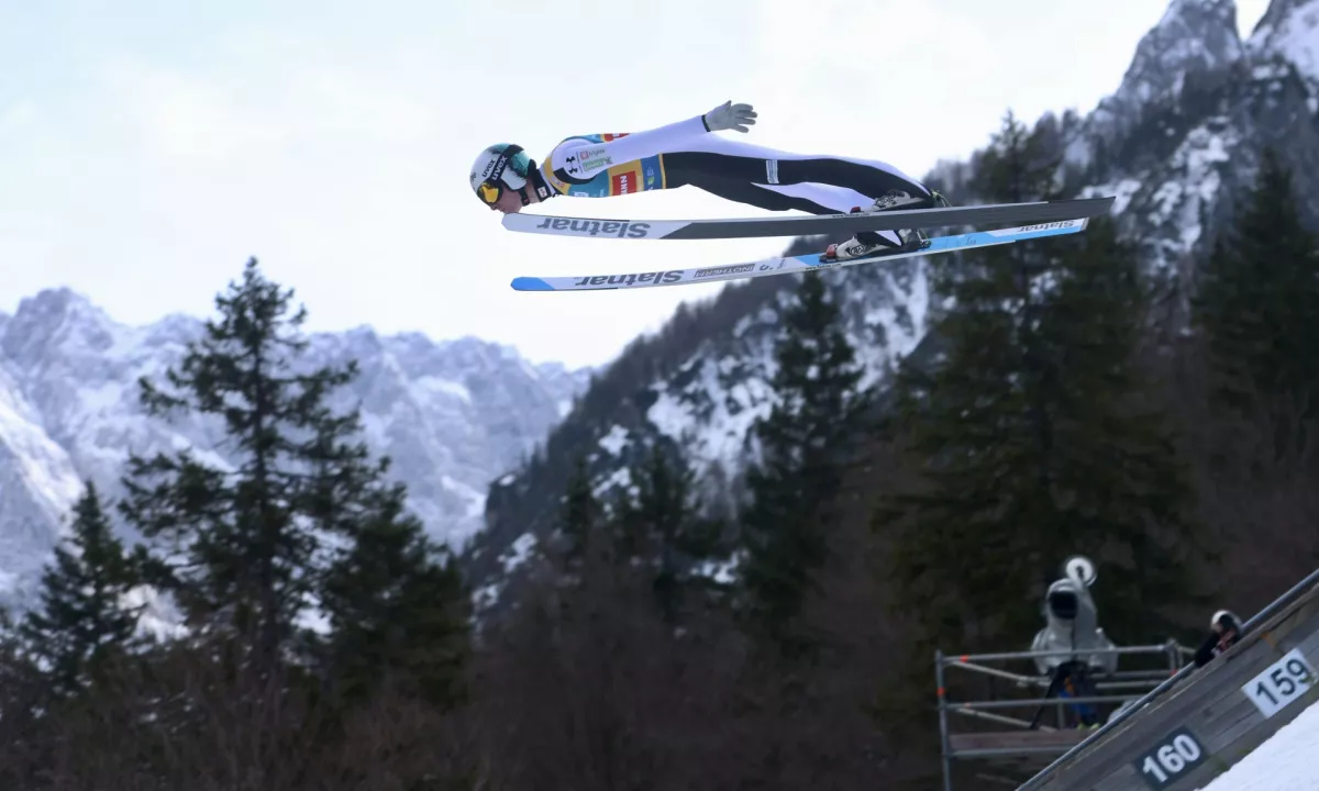 Domen Prevc zmagovalec prve posamične tekme na finalu sezone v Planici!