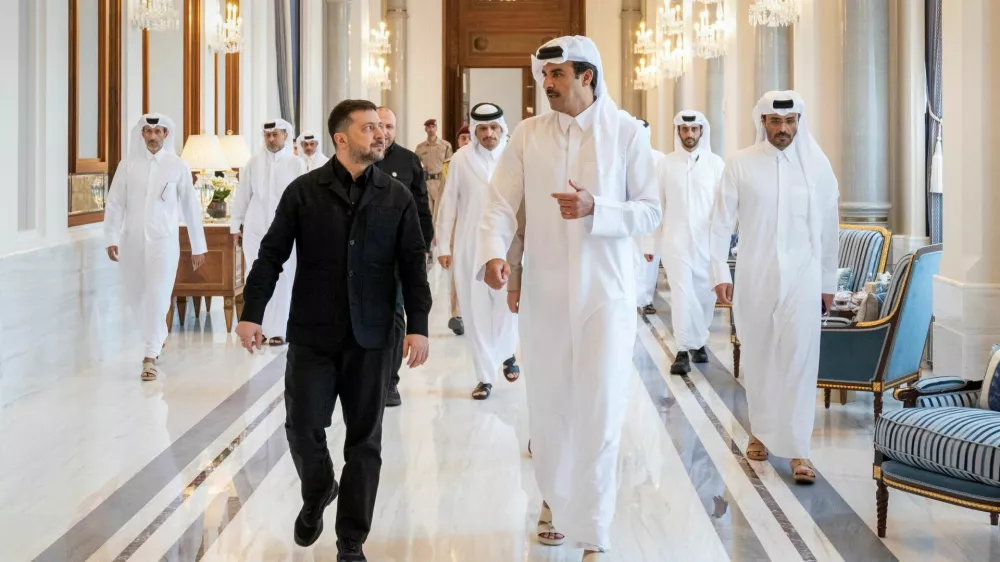 The Emir of Qatar, Sheikh Tamim bin Hamad Al Thani, meets President of Ukraine, Volodymyr Zelenskiy, in Doha, Qatar, March 28, 2026. Amiri Diwan/Handout via REUTERS THIS IMAGE HAS BEEN SUPPLIED BY A THIRD PARTY.