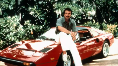 Oba sta zaslovela: glavni igralec in njegov avto. / Foto: Profimedia