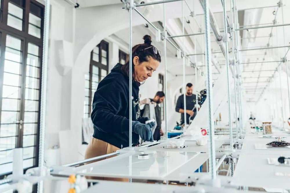 Vrhunsko oblikovanje, rokodelsko znanje in sodobni pristopi