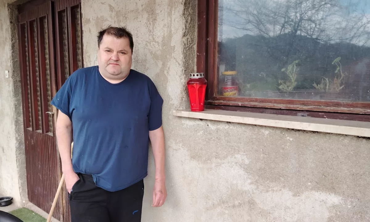 Osumljeni je imel duševne težave in izpade, denimo, s traktorjem se je zaletaval v zid farne cerkve.