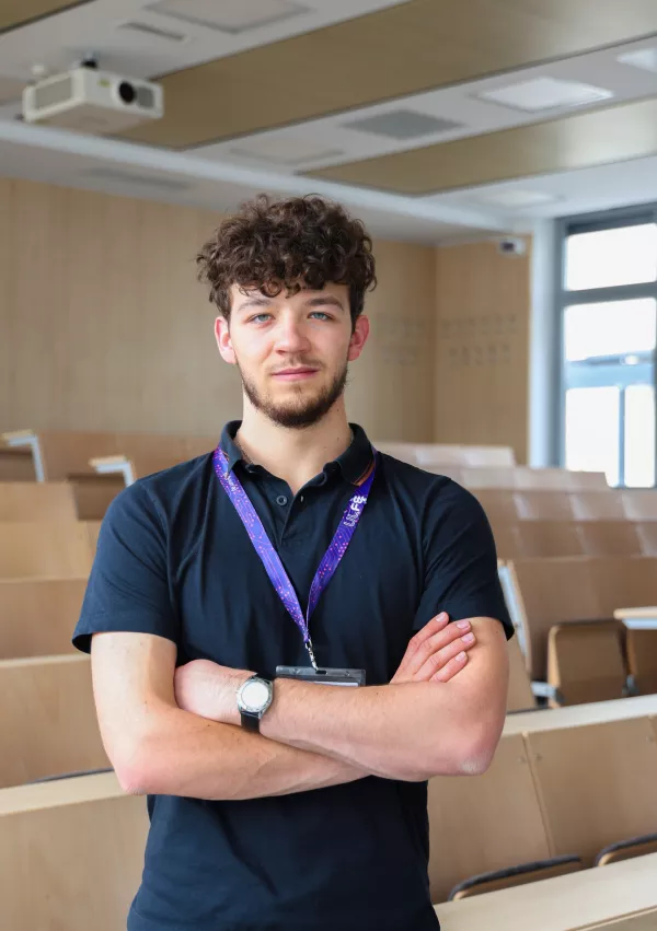 Aleksander Velkavrh, član zmagovalne ekipe: Robot je delal zelo natančno. Če bi imeli &scaron;e dve uri časa, bi verjetno pri&scaron;li povsem do konca izziva in bi imeli popolno delujoč končni produkt, tako pa smo pri&scaron;li do nekje 80 odstotkov. / Foto: Ul Fe, Nika Haler Metelko