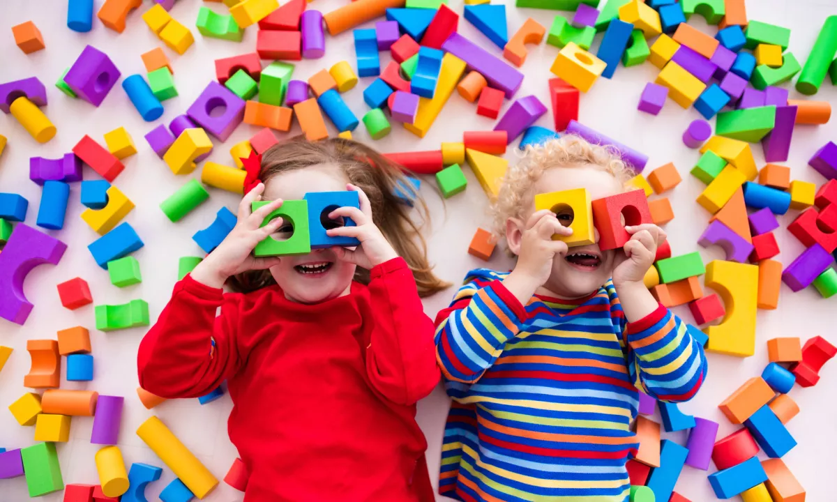 Britanki sta si ustvarili družino s pomočjo umetne oploditve na Severnem Cipru, nato pa ugotovili, da so ju zavedli glede donatorja. Ne gre za osamljen primer.